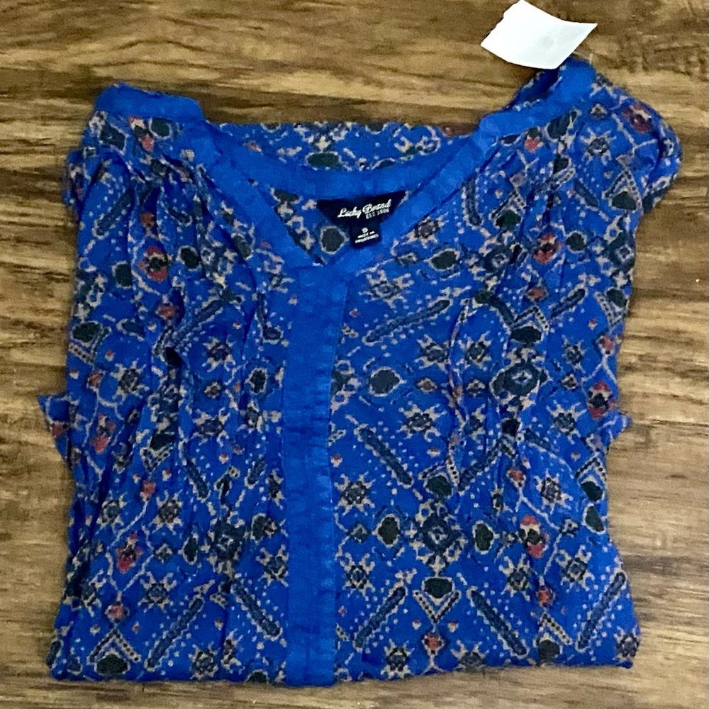 Lady’s top size small with tags